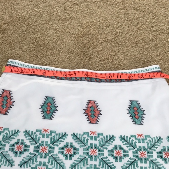 FREEWAY size M white embroidered mini skirt - Picture 7 of 7